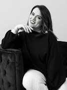 Marianna, wedding planner and coordinator